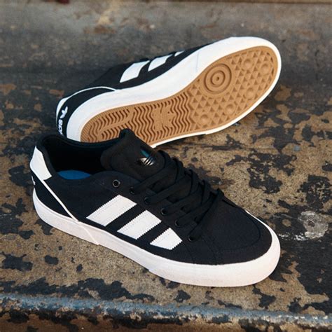 adidas court tns